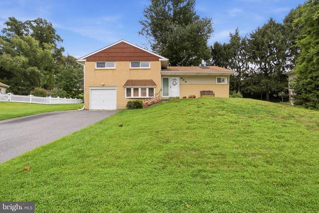 408 Foster Dr, Springfield, PA 19064
