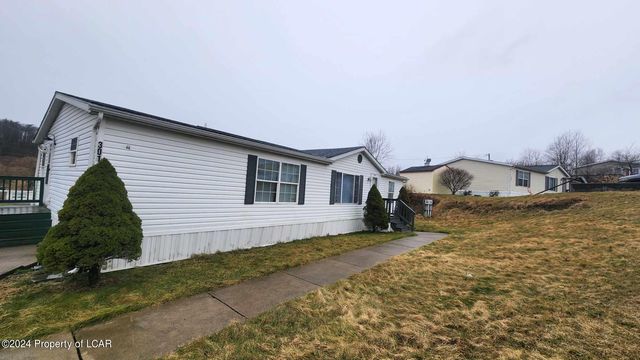 301 Echo Valley Dr, Shavertown, PA 18708