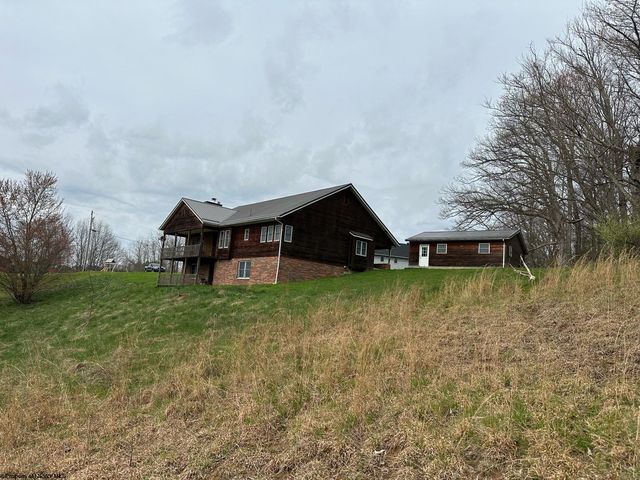 246 Valley View Dr, Buckhannon, WV 26201