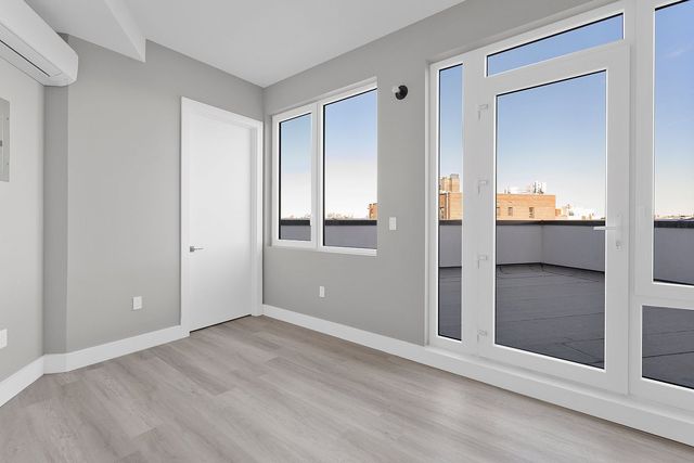 641 E  28th St #PENTHOUSE, Brooklyn, NY 11210