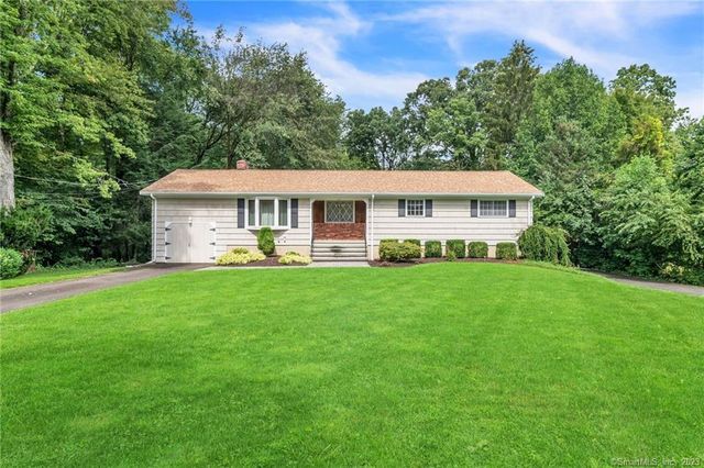 20 Twin Brook Dr, Shelton, CT 06484