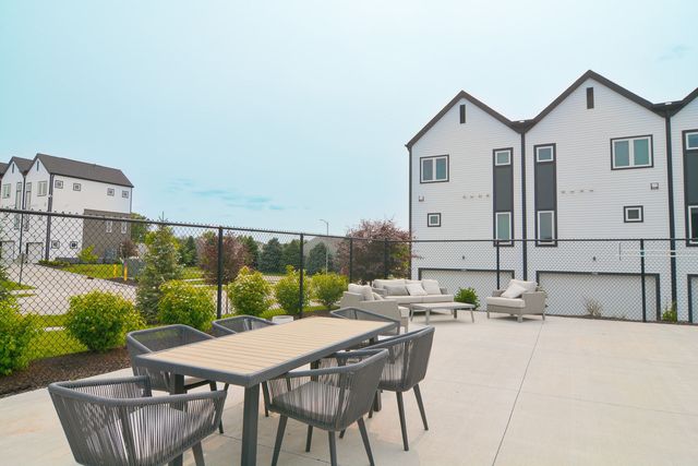 1702 N  205th St #16, Elkhorn, NE 68022