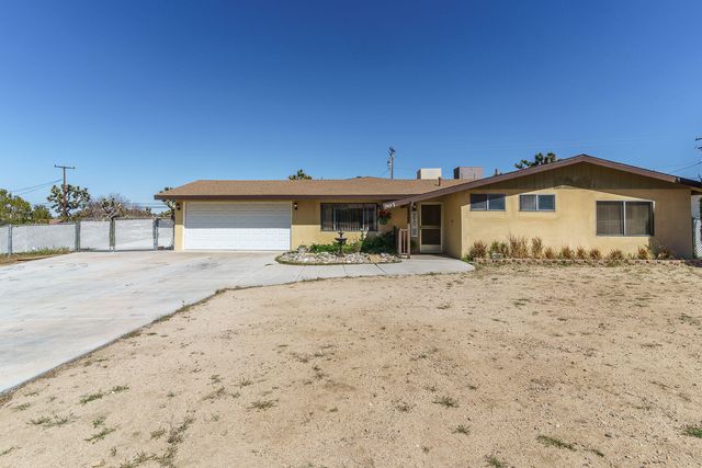 7409 Dumosa Ave, Yucca Valley, CA 92284