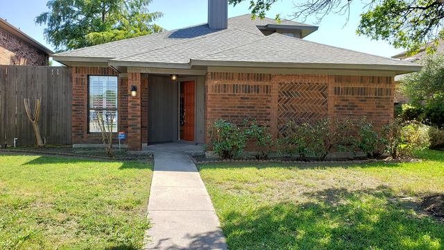 1656 Kingspoint Dr, Carrollton, TX 75007