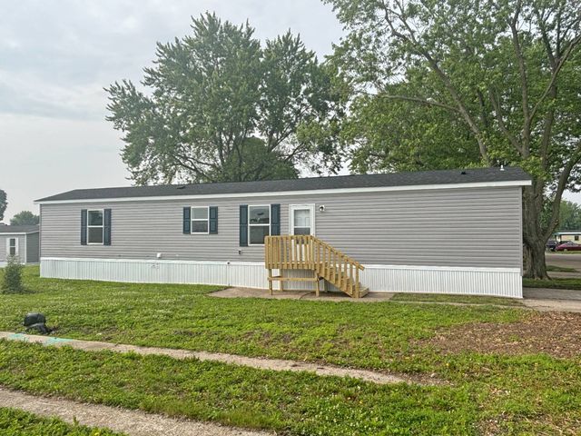 781 W  Walcott Rd #13, Walcott, IA 52773