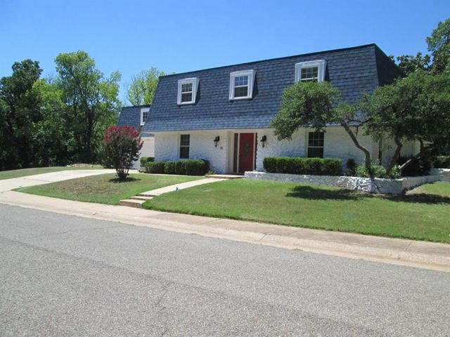 2709 Trail Creek Rd, Edmond, OK 73012