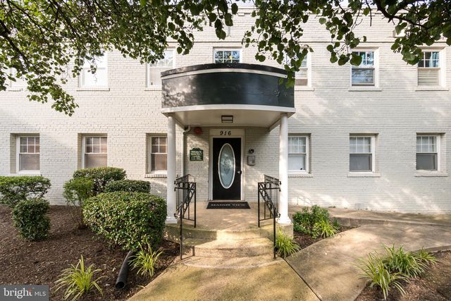 916 Barnaby St SE #201, Washington, DC 20032