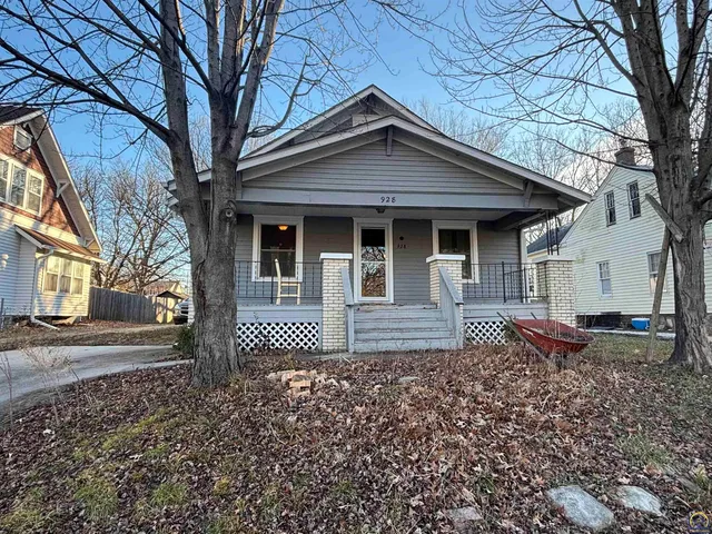 928 Lawrence St, Emporia, KS 66801
