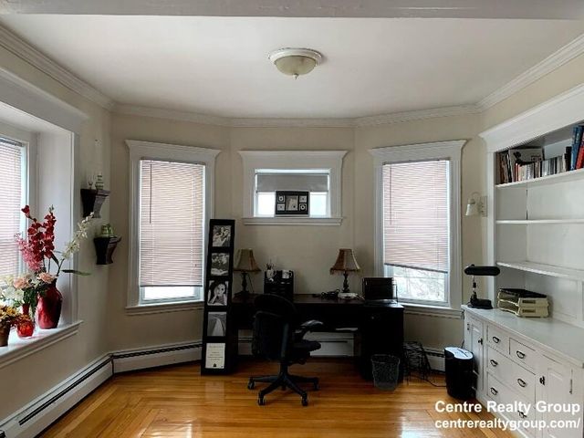 136 Middlesex Rd #1, Newton, MA 02467