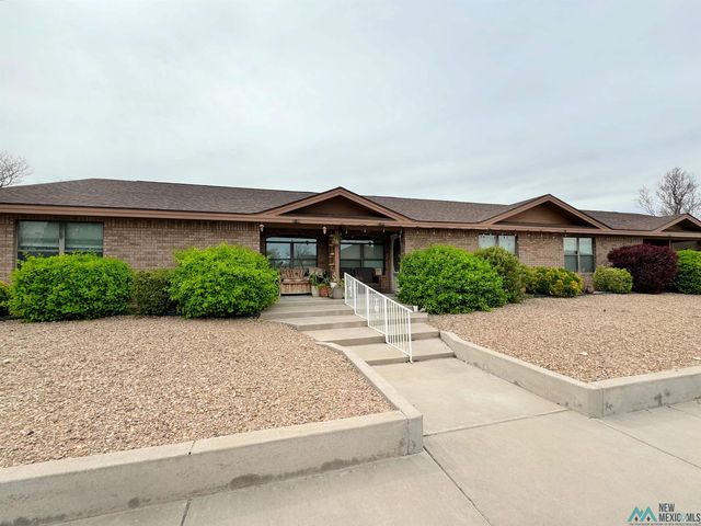 2106 Clover Ln, Roswell, NM 88203