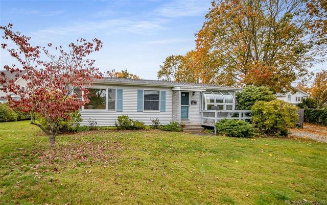13A Cove St, Old Saybrook, CT 06475
