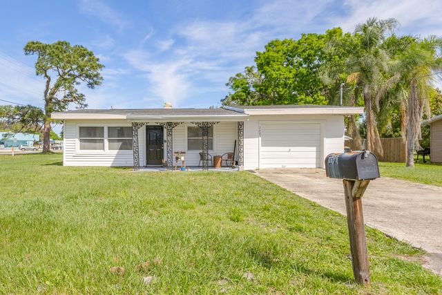 2605 Pine St NE, Palm Bay, FL 32905