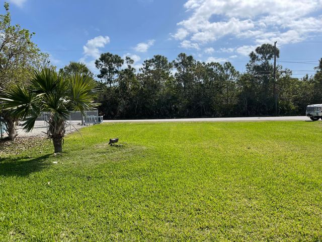 1608 Buttonwood Dr, Big Pine Key, FL 33043