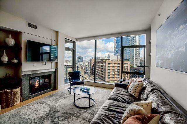 820 Blanchard Street UNIT 902, Seattle, WA 98121