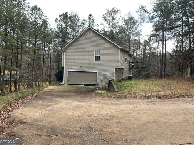 8915 Tweeddale Dr, Winston, GA 30187