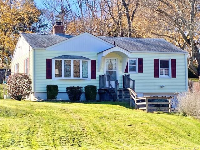 608 Vauxhall Street Ext, Waterford, CT 06385