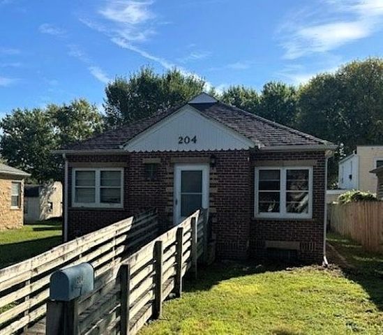 204 Sturgis St N, Mankato, MN 56001