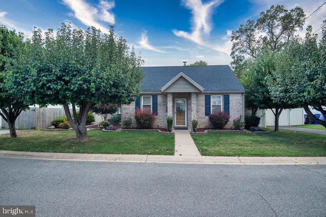 6 Cypress Ave, Wilmington, DE 19804