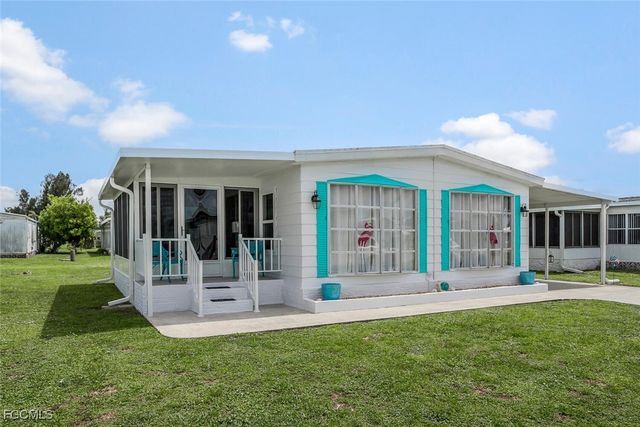 2782 Wedgewood Dr, North Fort Myers, FL 33917