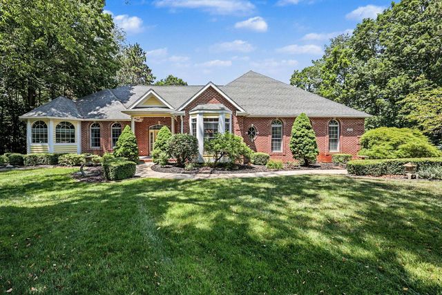 4959 Dunrobin Dr NE, Belmont, MI 49306