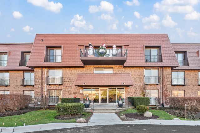 3950 Dundee Rd   #202, Northbrook, IL 60062