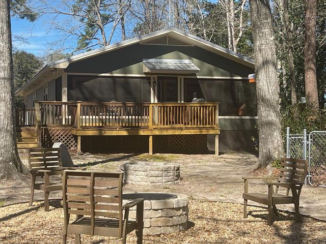 876 Lake Front Dr, Abbeville, AL 36310