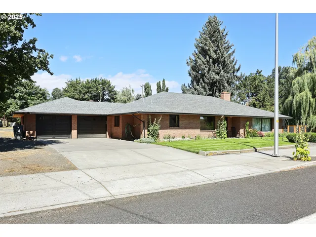 236 N  Mill St, Grass Valley, OR 97029