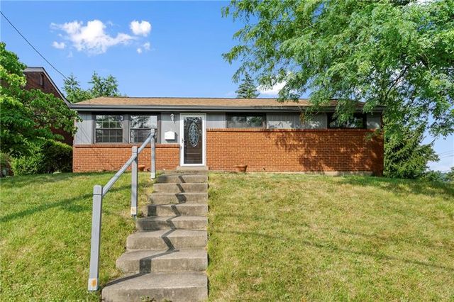 308 Frazier Dr, Pittsburgh, PA 15235