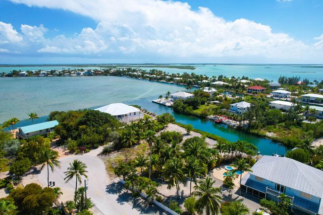 16770 Cypress Rd, Sugarloaf Key, FL 33042