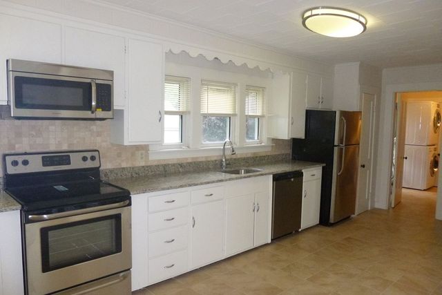 293 High St #B, Somersworth, NH 03878