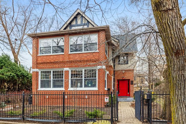 905 W  Castlewood Ter, Chicago, IL 60640
