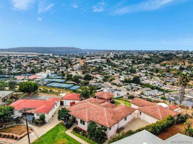 5002 Plainview Rd, San Diego, CA 92110