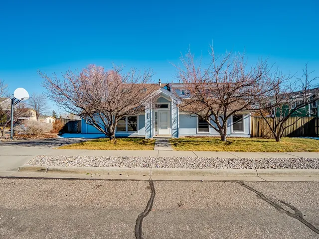 810 Tiffany Ct, Los Alamos, NM 87544