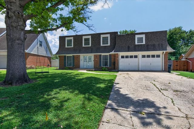 5821 Harvard Dr, Bartlesville, OK 74006