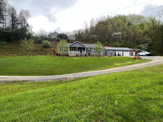 101 Toots Ln, Saulsville, WV 25876