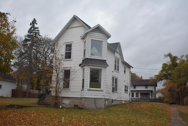 216 Bluff St, Beloit, WI 53511