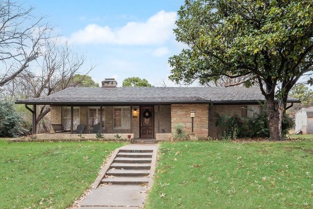 1406 Capetown Dr, Grand Prairie, TX 75050