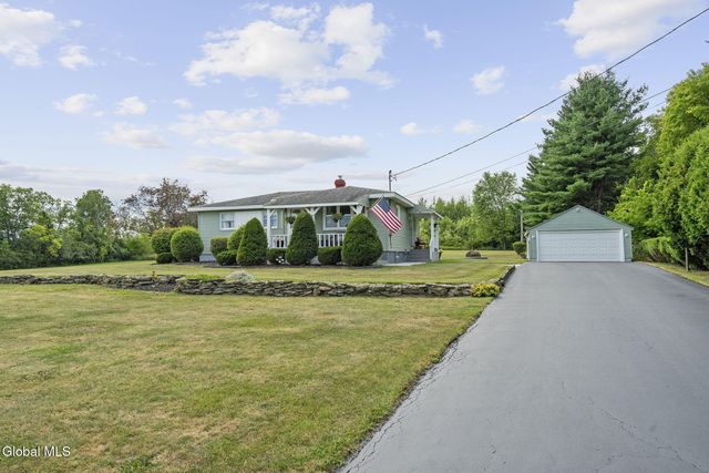 854 Queen Anne Road, Amsterdam, NY 12010