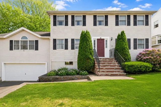 36 Emerald Dr, Lynn, MA 01904