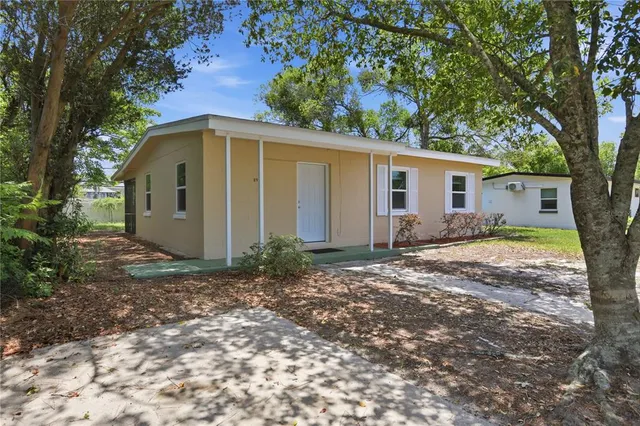 899 Horizon St, Deltona, FL 32725