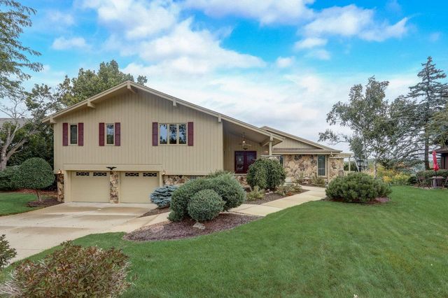 S76W12936 Cambridge COURT WEST West, Muskego, WI 53150