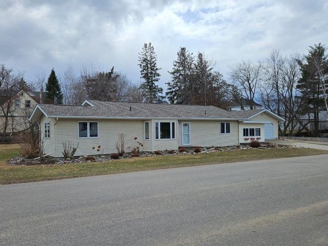 210 3rd St NW, Bagley, MN 56621