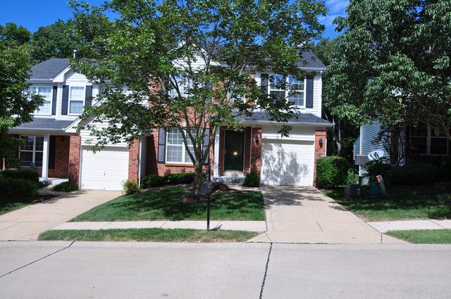 470 Summit Tree Ct, Fenton, MO 63026