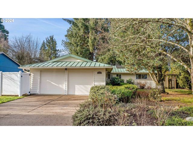 1043 NW 2nd Ave, Hillsboro, OR 97124