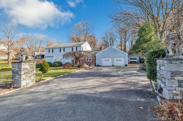 23 Old Hollow Rd, Trumbull, CT 06611