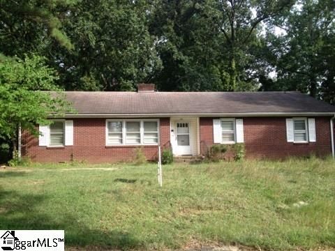 345 Creswell Ave W, Greenwood, SC 29646