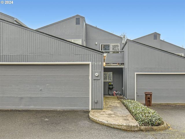 17610 NW Rolling Hill Ln, Beaverton, OR 97006