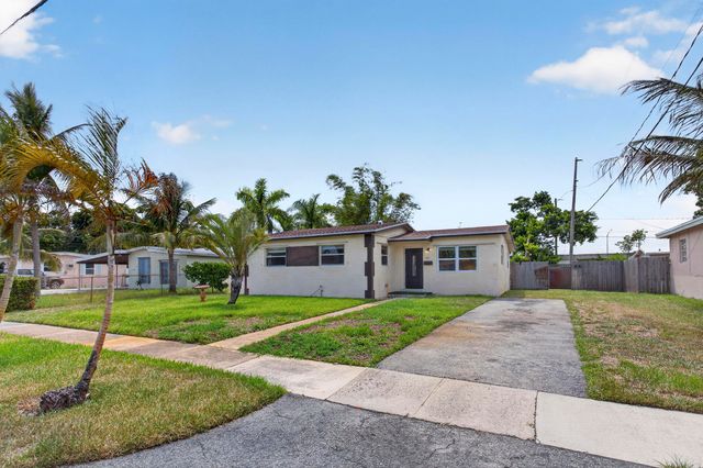 2681 NW 2nd Street, Boynton Beach, FL 33435