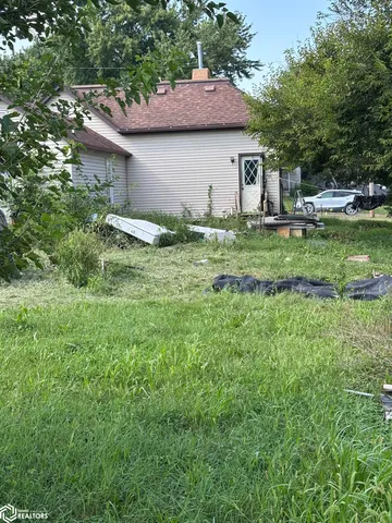 308 W  2nd St, Hedrick, IA 52563