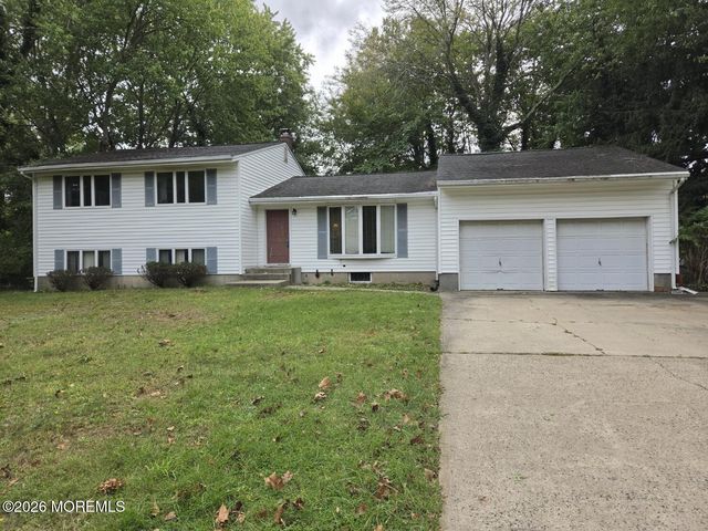 68 Willow Road, Tinton Falls, NJ 07724